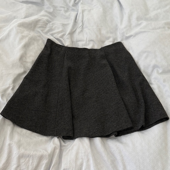 Uniqlo Dresses & Skirts - Uniqlo Textured Black Skater Skirt